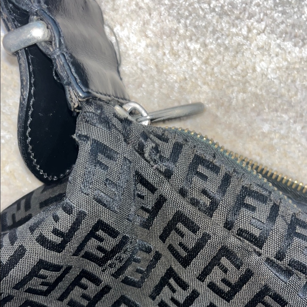Fendi Black Oyster Bag - Picture 11 of 11